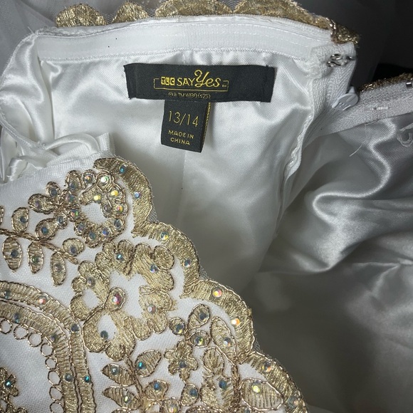 Say Yes
Juniors' Strapless Embellished Ballgown - Picture 10 of 10